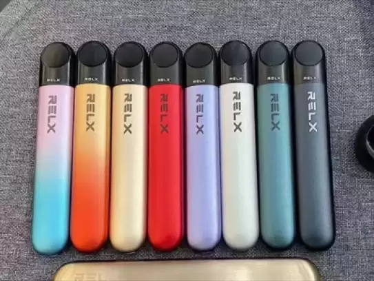 悦刻5代红灯闪一下然后震动很大正常吗(悦刻五代灯闪红)
